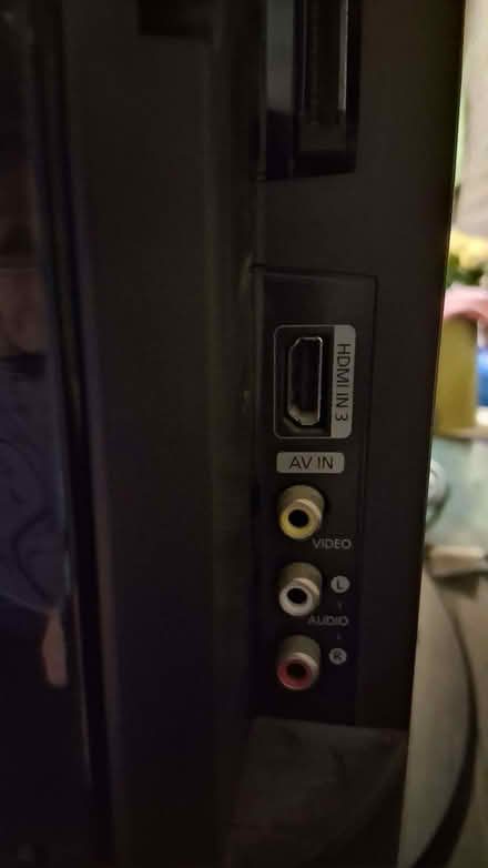 Photo of free Samsung 32" TV (Sewell LU6) #4