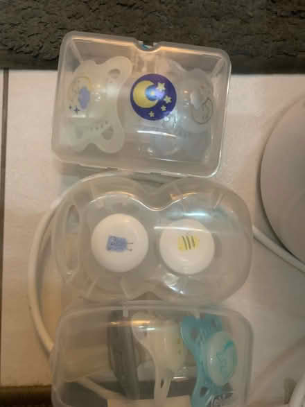 Photo of free Bottle warmer/ dummies & bottles (N3 finchley central) #3