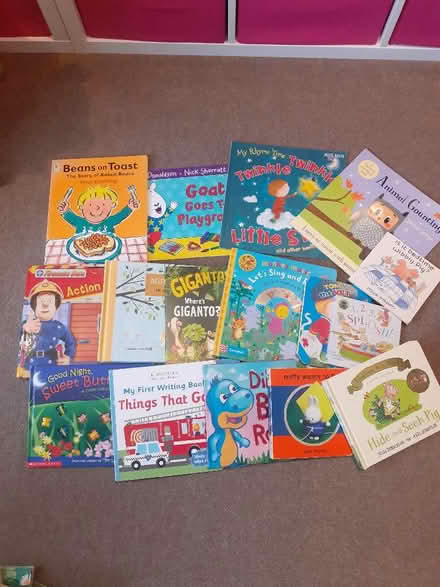 Photo of free Books for younger children (Panshanger AL7) #1