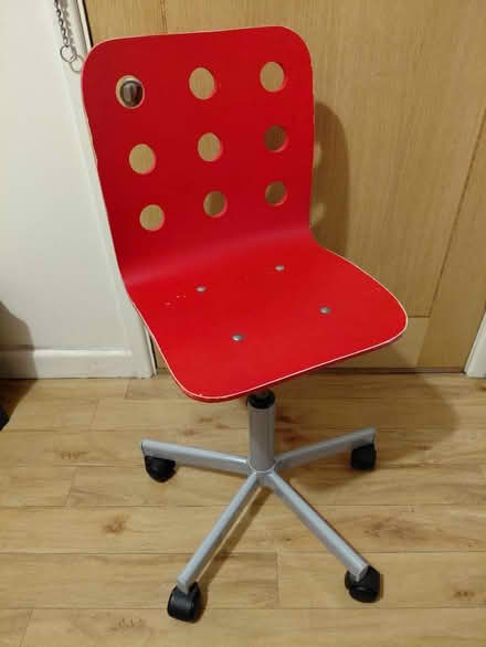 Photo of free Swivel desk chair for kids (South Croydon) #1