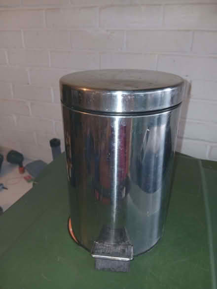 Photo of free Small refuse bin (Faringdon SN7) #1