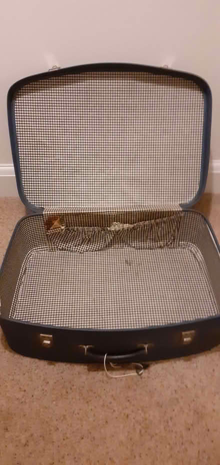 Photo of free Suitcase 60*40*16cm (23*16*6.5 inches) (Top Amersham HP6) #2