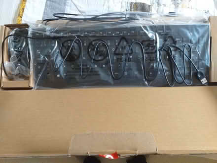 Photo of free Lenovo keyboard and mouse, NOT wireless (The Nurserylands TW12) #1