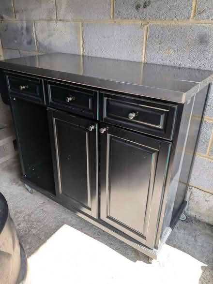 Photo of free Work surface/ cupboard (Frome Stonebridge area BA11 2) #1