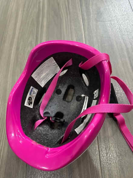 Photo of free Kids helmet (Barkingside IG6) #4