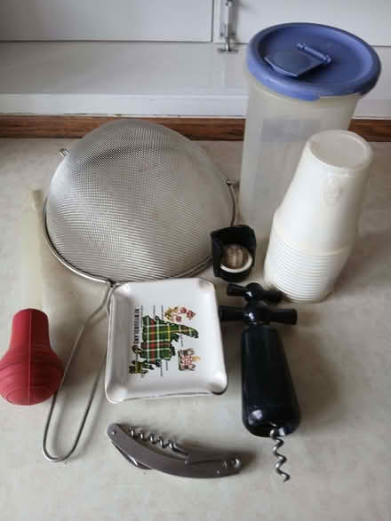 Photo of free Miscellaneous kitchen items (North Ascot SL5) #1