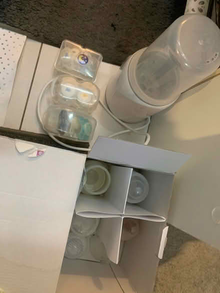 Photo of free Bottle warmer/ dummies & bottles (N3 finchley central) #1