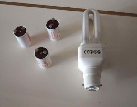 Photo of free light bulb and starter motors (Oakwood LS8) #1