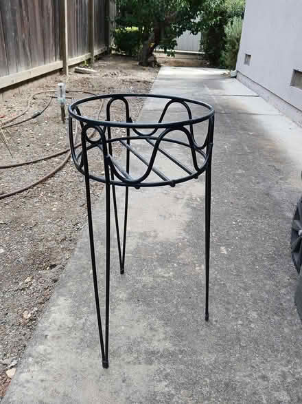 Photo of free Metal plant stand (Menlo park) #1