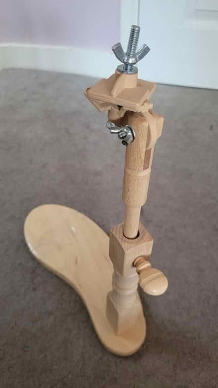Photo of free embroidery hoop holder (Morden (near Ravensbury Park)) #1