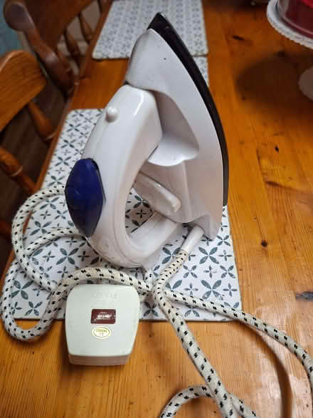 Photo of free Mini travel iron (Sainsburys GL52) #1