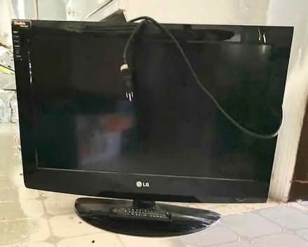 Photo of free lg tv (Hixson Big Ridge) #1