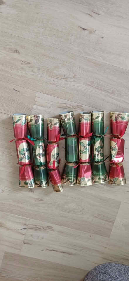Photo of free Christmas Crackers (Bare LA4) #1