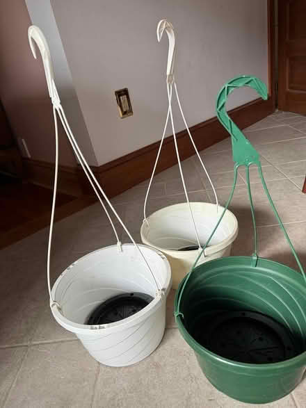 Photo of free 3 plastic hanging pots (Swarthmore) #1
