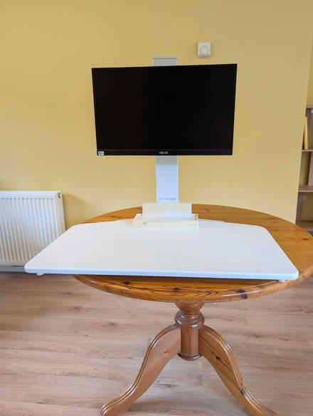Photo of free Adjustable standing desk (Old Coulsdon CR5) #1
