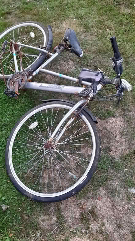 Photo of free Mountain bike needs tlc (CM0 8AN Burnham on crouch) #4