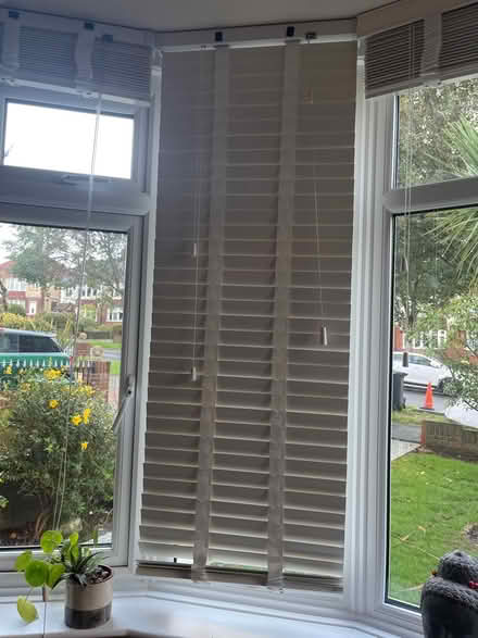 Photo of free 5 blinds (BN41) #2