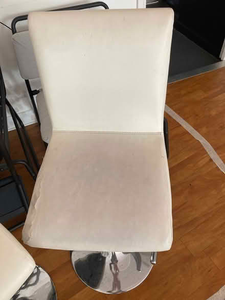 Photo of free 1x bar stool left (CV21 Rugby) #3