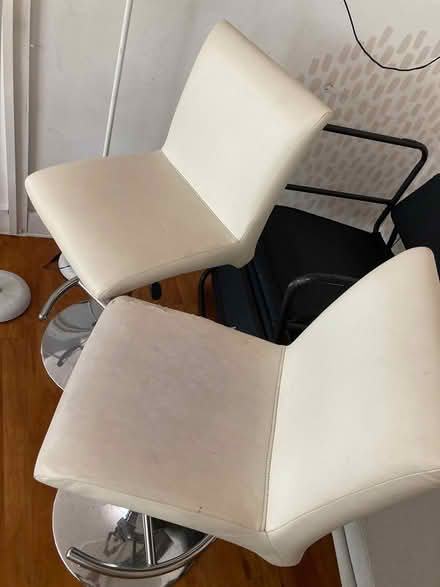 Photo of free 1x bar stool left (CV21 Rugby) #2