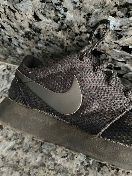 Photo of free Nike size 5 (38) black trainers (Lee, SE12) #2