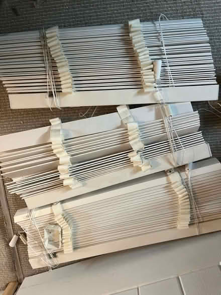 Photo of free 5 blinds (BN41) #1