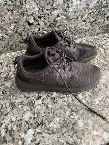 Photo of free Nike size 5 (38) black trainers (Lee, SE12) #1