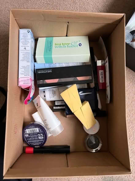 Photo of free Mix of everything make up or beauty (Hertford SG13) #3
