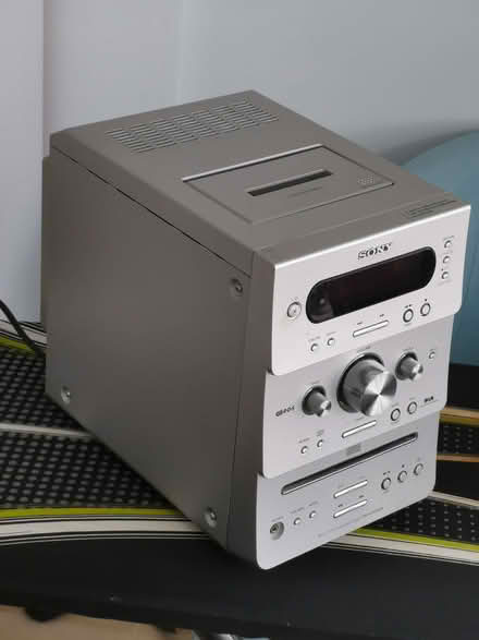 Photo of free Stereo system and speakers (Bexleyheath DA7) #3