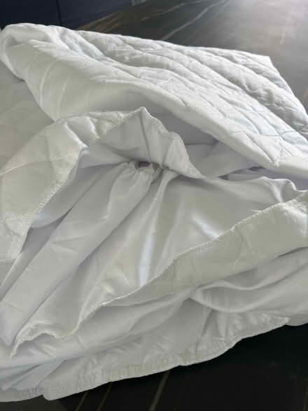 Photo of free Mattress protector - small double (Broxbourne EN10) #1