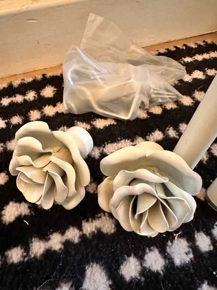 Photo of free Curtain pole (Oakwood LS8) #1