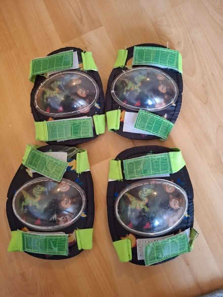 Photo of free Kids elbow and knee pads. (Surrey Heath GU16) #1