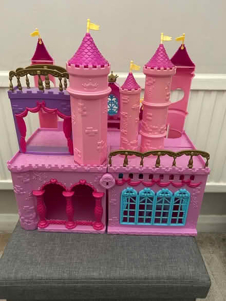 Photo of free Kids girls small princess castle toy (Elm Park RM12) #1