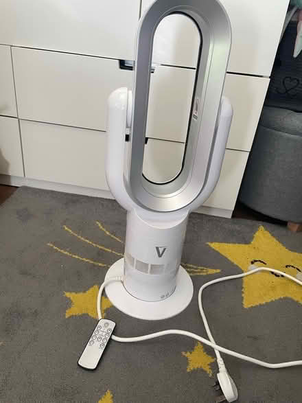 Photo of free Fan with remote (Leytonstone E11) #1