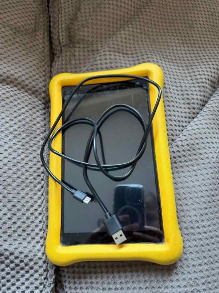 Photo of free Fire 8, 8" HD tablet, 32GB (Kingsway) #1