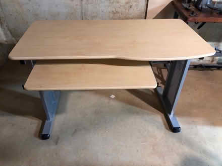 Photo of free computer desk to give away (Dufief area of North Potomac) #1