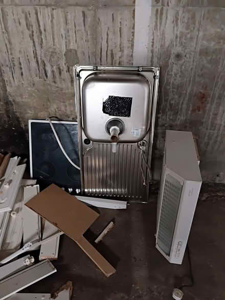 Photo of free Sink, cooker with hob top, and extractor (Boscombe BH1) #2