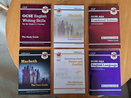 Photo of free GCSE Revision Guides (Walton Manor OX2) #1