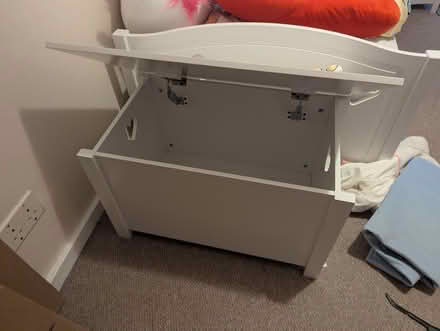Photo of free Mia toy box (Baildon BD17) #2