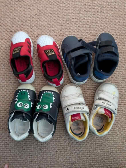 Photo of free Toddler shoes, games and books (Kilburn NW6) #1