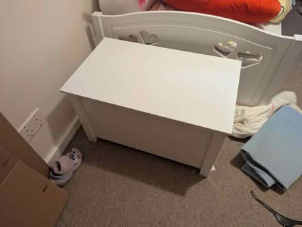 Photo of free Mia toy box (Baildon BD17) #4