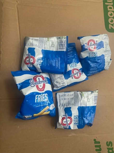Photo of free 5 crisp (E13 Plaistow) #1