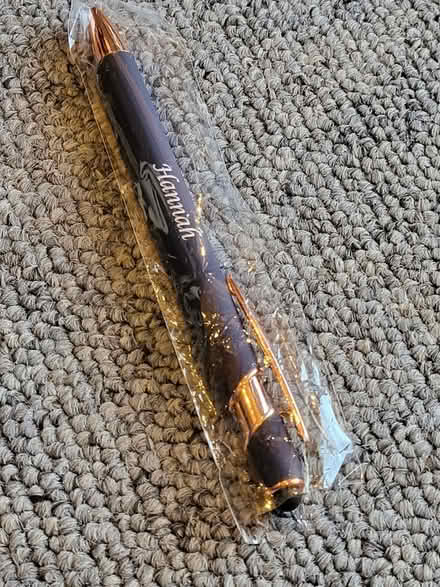 Photo of free Ballpoint pen enscribed 'Hannah' (Hoxton Street N1) #3