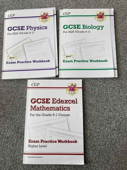 Photo of free GCSE Revision Books - Chemistry, Biology, Physics, Maths (CT1) #2