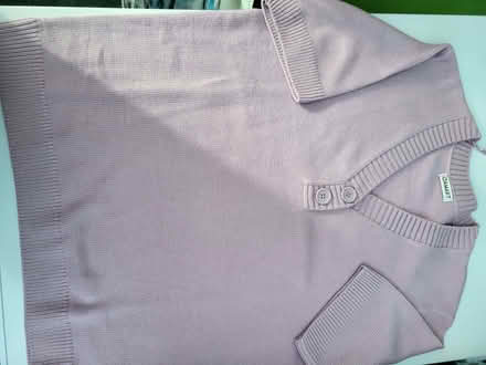 Photo of free Jumper short sleeved (Shirley B90) #1