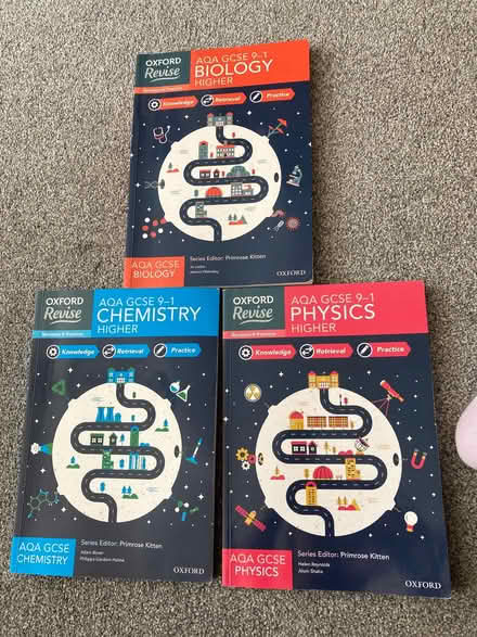 Photo of free GCSE Revision Books - Chemistry, Biology, Physics, Maths (CT1) #1