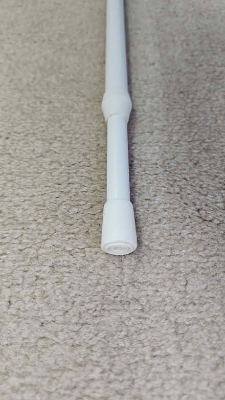 Photo of free Extendable no drill rail for voile/net/lightweight curtain (Bilton HG1) #2