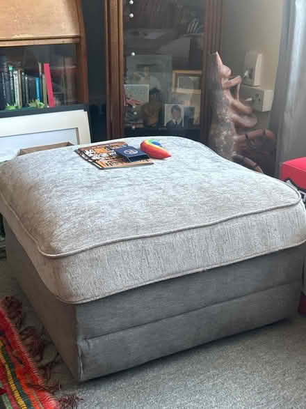 Photo of free Poofé (Moreland GL1) #1