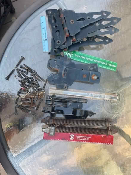 Photo of free Heavy fence hinges and closure (Meacham and Kirchhoff) #1