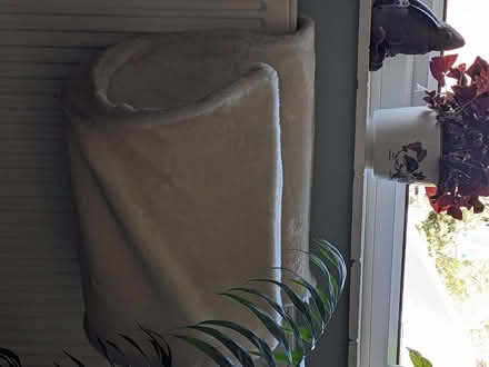 Photo of free Radiator cat bed (Chelsham CR6) #1