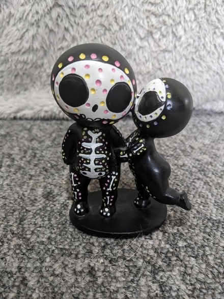 Photo of free Figurine (Kendal LA9) #1